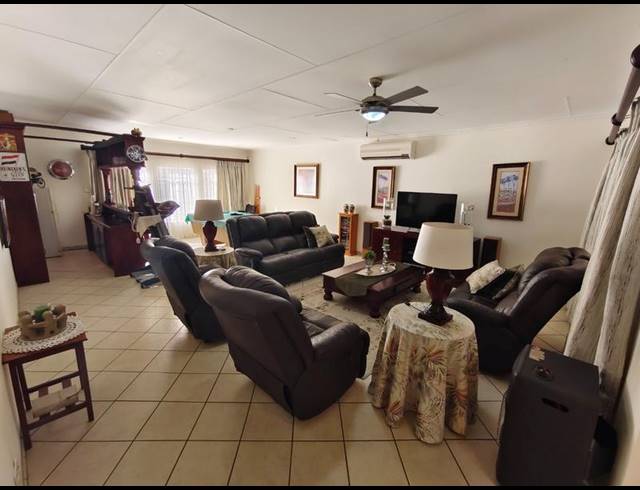 3 BEDROOM HOUSE FOR SALE IN MAGALIESKRUIN